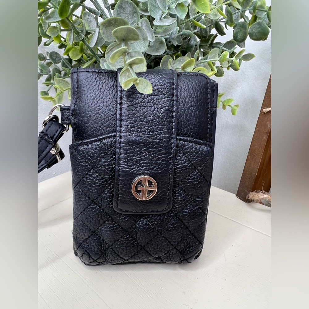 Giani Bernini Wristlet